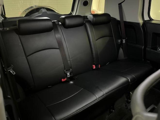 FJクルーザーオフロードパッケージ　禁煙車　リアデフロック　クロールコントロール　アクティブトラクションコントロール　ＭＫＷ２０インチＡＷ　社外１７ＡＷ＋スタッドレスタイヤ付　ブラックレザーシートカバー　コーナーセンサー　ヒッチメンバー 4WD 4000 3Dr