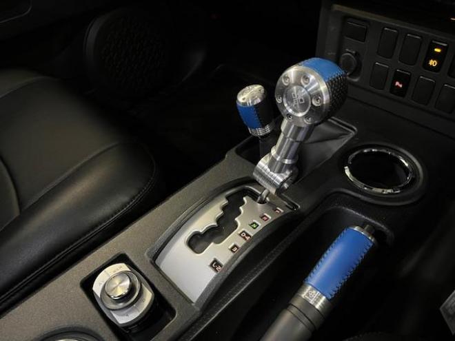 FJクルーザーオフロードパッケージ　禁煙車　リアデフロック　クロールコントロール　アクティブトラクションコントロール　ＭＫＷ２０インチＡＷ　社外１７ＡＷ＋スタッドレスタイヤ付　ブラックレザーシートカバー　コーナーセンサー　ヒッチメンバー 4WD 4000 3Dr