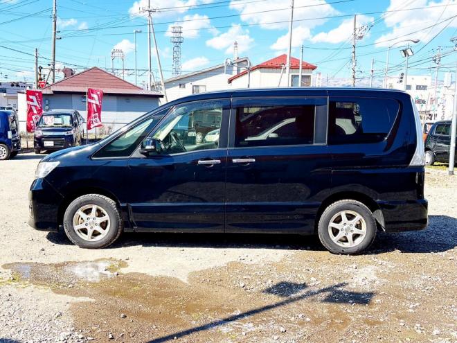 セレナ2.0ライダー 4WD　ローンが不安な方＜優遇ローン＞1年保証　寒冷地仕様　純正ナビ 