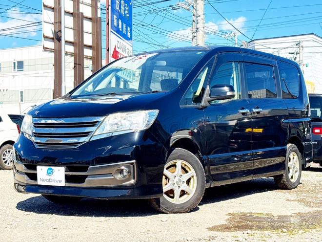 セレナ2.0ライダー 4WD　ローンが不安な方＜優遇ローン＞1年保証　寒冷地仕様　純正ナビ 