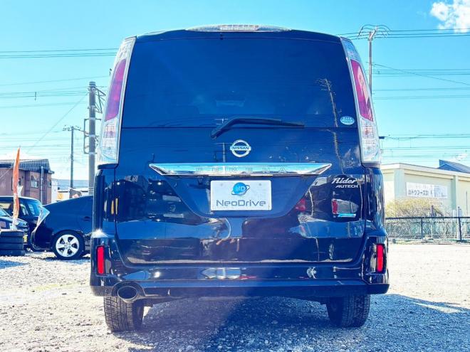 セレナ2.0ライダー 4WD　ローンが不安な方＜優遇ローン＞1年保証　寒冷地仕様　純正ナビ 