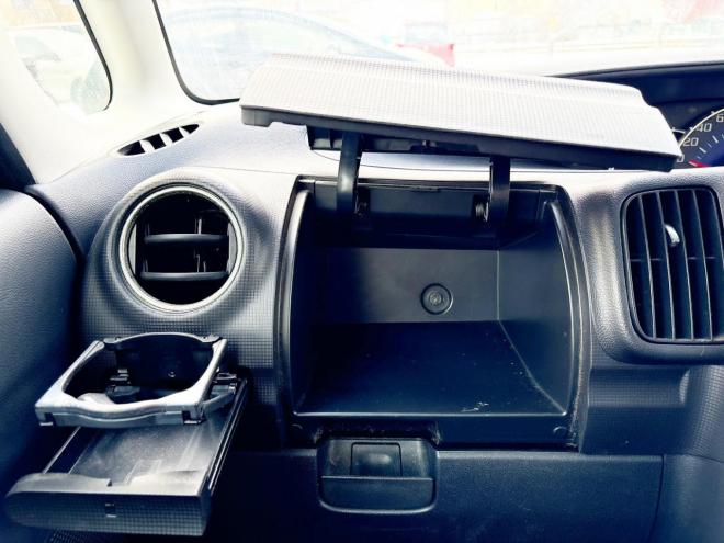 セレナ2.0ライダー 4WD　ローンが不安な方＜優遇ローン＞1年保証　寒冷地仕様　純正ナビ 