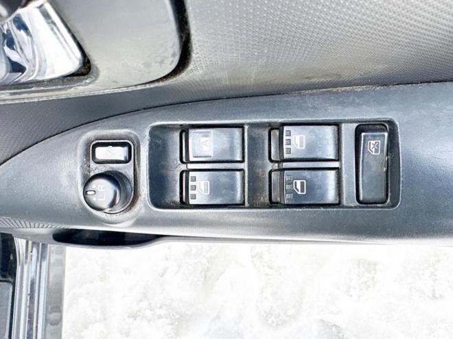 セレナ2.0ライダー 4WD　ローンが不安な方＜優遇ローン＞1年保証　寒冷地仕様　純正ナビ 