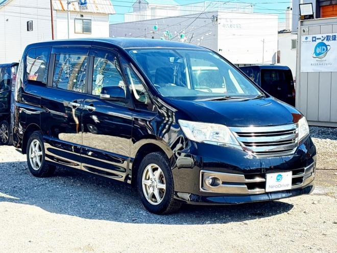 セレナ2.0ライダー 4WD　ローンが不安な方＜優遇ローン＞1年保証　寒冷地仕様　純正ナビ 