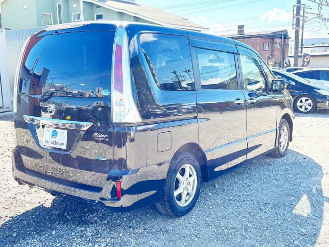 セレナ2.0ライダー 4WD　ローンが不安な方＜優遇ローン＞1年保証　寒冷地仕様　純正ナビ 