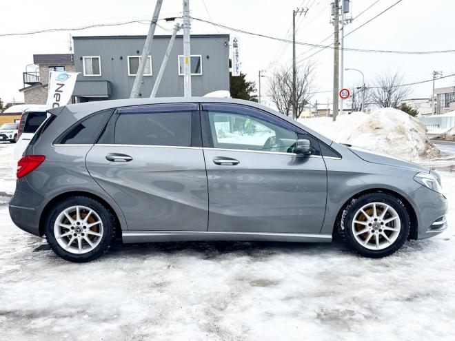 ベンツB180 ローンが不安な方＜優遇ローン＞ユーザー買取車　ターボ車　純正マルチナビ　フルセグTV　バックカメラ 1600 5Dr