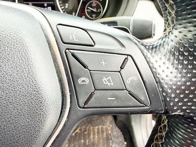 ベンツB180 ローンが不安な方＜優遇ローン＞ユーザー買取車　ターボ車　純正マルチナビ　フルセグTV　バックカメラ 1600 5Dr