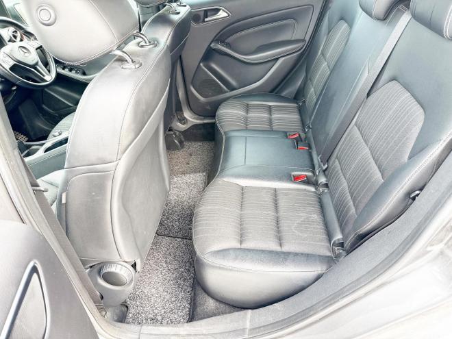 ベンツB180 ローンが不安な方＜優遇ローン＞ユーザー買取車　ターボ車　純正マルチナビ　フルセグTV　バックカメラ 1600 5Dr