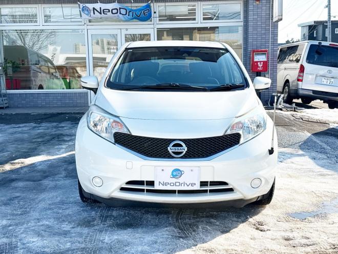 ノート1.2X FOUR 4WD ローンが不安な方＜優遇ローン＞本州仕入 寒冷地仕様 純正SDナビ　フルセグTV　衝突軽減ブレーキシステム スマートキー　バックカメラ 4WD 1200 5Dr