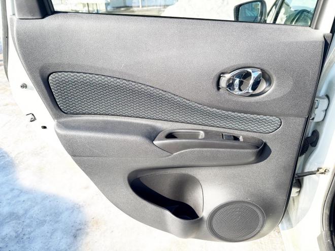 ノート1.2X FOUR 4WD ローンが不安な方＜優遇ローン＞本州仕入 寒冷地仕様 純正SDナビ　フルセグTV　衝突軽減ブレーキシステム スマートキー　バックカメラ 4WD 1200 5Dr