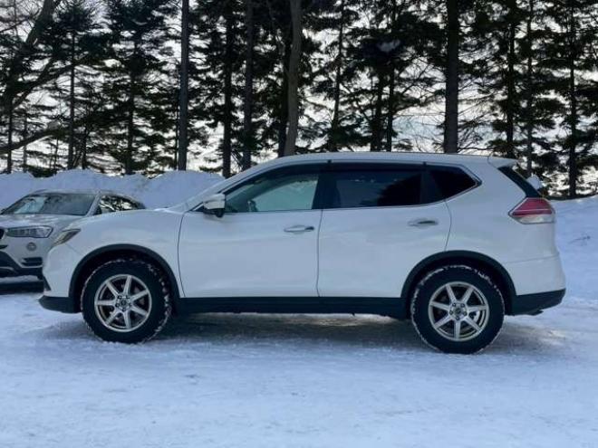 エクストレイル2.0 20S 2列車 4WD　ETC　パワステ　パワーウィンドウ　ABS　アイドリングストップ　エアコン　ナビ　キーレスエントリー　寒冷地仕様 2000