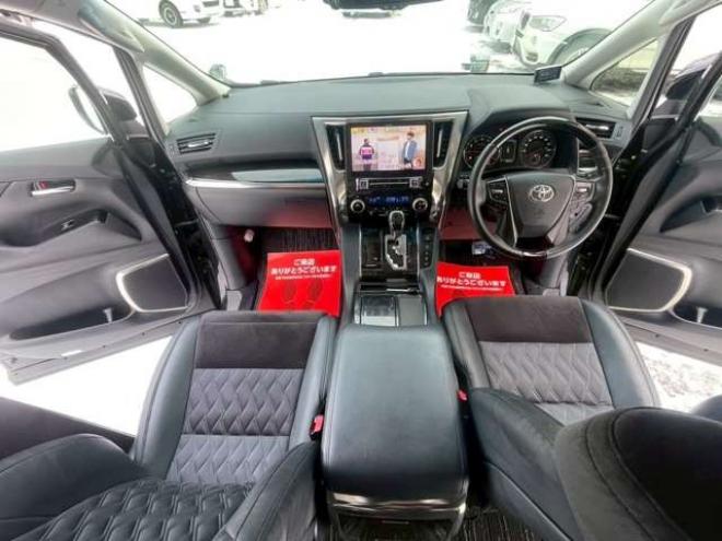 ヴェルファイア2.5 Z Gエディション 4WD　クルーズコントロール　アイドリングストップ　ABS　エアコン　パワステ　パワーウィンドウ　スマートキー　キーレス　オットマン　電動シート　3列シート　両側電動スライドドア　アルミホイール　MTモード 2500