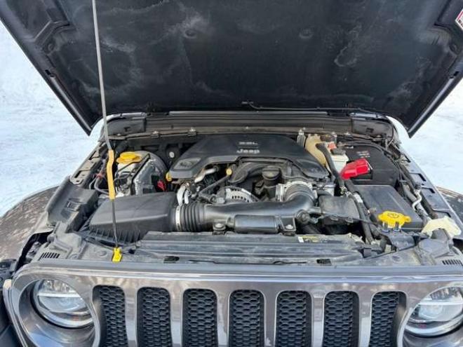 ラングラーアンリミテッド サハラ 3.6L 4WD　エアコン　クルーズコントロール　パワステ　パワーウィンドウ　フロントカメラ　サイドカメラ　バックカメラ　キーレスエントリー　アルミホイール　ABS　横滑り防止装置　盗難防止装置　フルセグTV 正規輸入車 3600