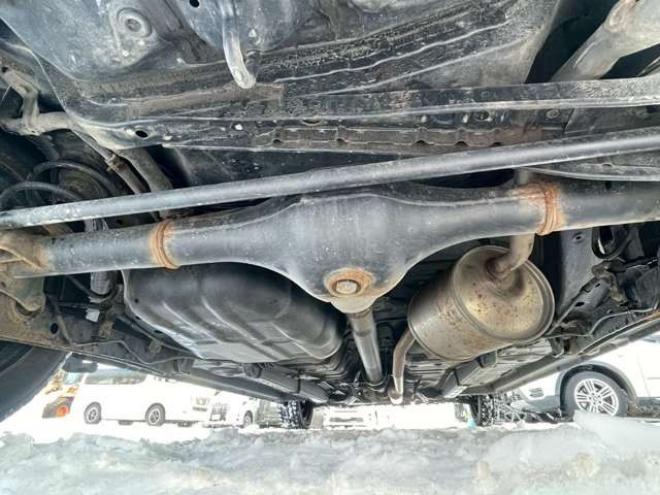 ムーヴL 4WD　アイドリングストップ　シートヒーター　ABS　横滑り防止装置　キーレス　エアコン　パワーウィンドウ　パワステ　寒冷地仕様 660