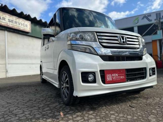 N-BOXカスタムG Lパッケージ 4WD　社外ナビ　左側電動スライドドア　バックカメラ　純正アルミホイール　キーレスエントリー　ABS　パワーウィンドウ　パワステ　盗難防止装置 660