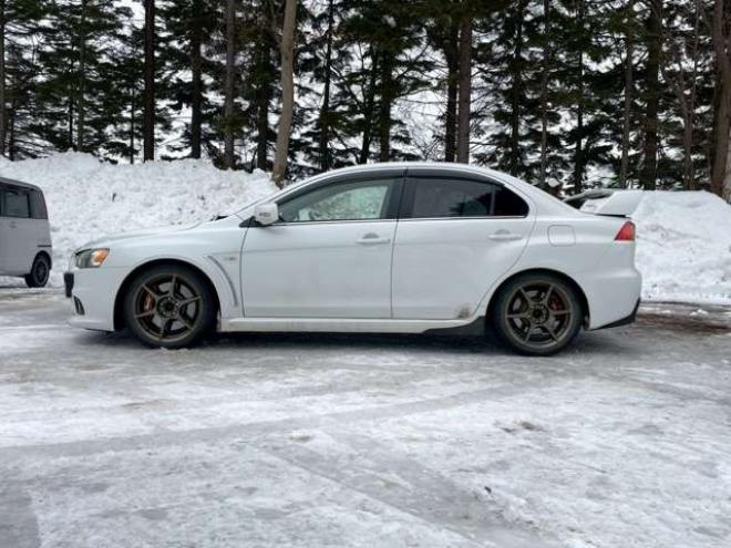 ランサーエボリューション 2.0 GSR X 4WD　ブリッツ車高調　社外マフラー(カキモト)　ローダウン　ETC　ABS　横滑り防止装置　盗難防止装置　エアコン　パワーウィンドウ　パワステ　キーレスエントリー　純正ナビ　社外アルミ 2000