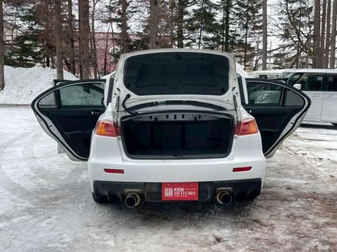 ランサーエボリューション 2.0 GSR X 4WD　ブリッツ車高調　社外マフラー(カキモト)　ローダウン　ETC　ABS　横滑り防止装置　盗難防止装置　エアコン　パワーウィンドウ　パワステ　キーレスエントリー　純正ナビ　社外アルミ 2000