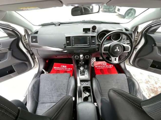 ランサーエボリューション 2.0 GSR X 4WD　ブリッツ車高調　社外マフラー(カキモト)　ローダウン　ETC　ABS　横滑り防止装置　盗難防止装置　エアコン　パワーウィンドウ　パワステ　キーレスエントリー　純正ナビ　社外アルミ 2000