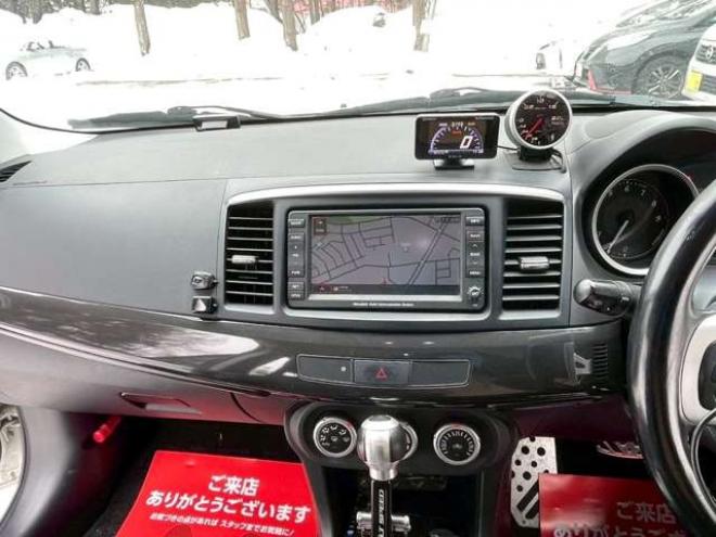 ランサーエボリューション 2.0 GSR X 4WD　ブリッツ車高調　社外マフラー(カキモト)　ローダウン　ETC　ABS　横滑り防止装置　盗難防止装置　エアコン　パワーウィンドウ　パワステ　キーレスエントリー　純正ナビ　社外アルミ 2000