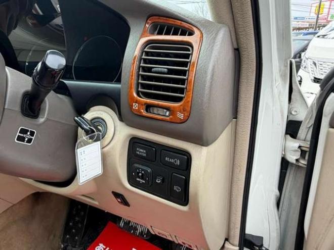 ランドクルーザー100 4.2 VXリミテッド Gセレクション ディーゼルターボ 4WD　ETC　パワステ　電動シート　クルーズコントロール　ABS　シートヒーター　パワーウィンドウ　キーレス　サンルーフ　アルミホイール 4200