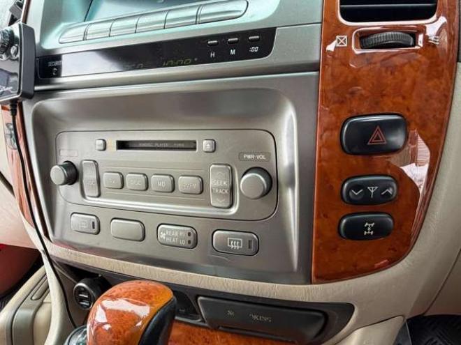 ランドクルーザー100 4.2 VXリミテッド Gセレクション ディーゼルターボ 4WD　ETC　パワステ　電動シート　クルーズコントロール　ABS　シートヒーター　パワーウィンドウ　キーレス　サンルーフ　アルミホイール 4200