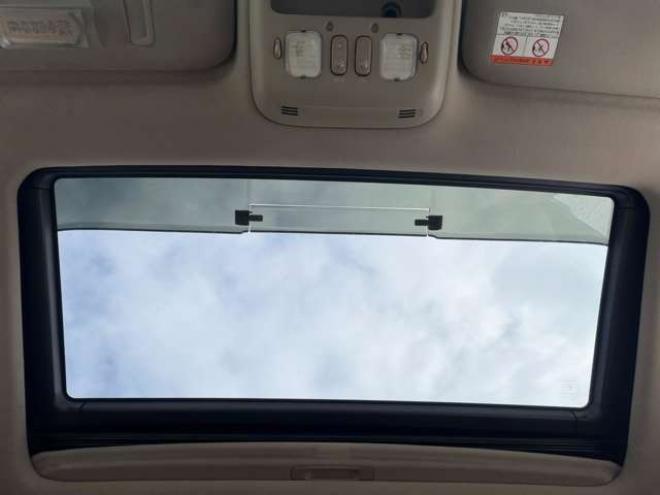 ランドクルーザー100 4.2 VXリミテッド Gセレクション ディーゼルターボ 4WD　ETC　パワステ　電動シート　クルーズコントロール　ABS　シートヒーター　パワーウィンドウ　キーレス　サンルーフ　アルミホイール 4200