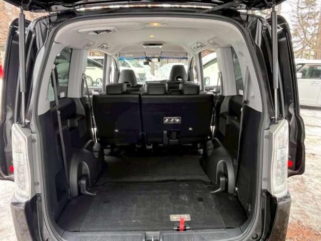 ステップワゴン2.0 スパーダ Z クールスピリット 4WD　純正地デジナビ　エンジンスターター　クルーズコントロール　フリップダウン　ABS　パワステ　パワーウィンドウ　キーレスエントリー　スマートキー　3列シート　両側電動スライドドア　社外アルミ 2000