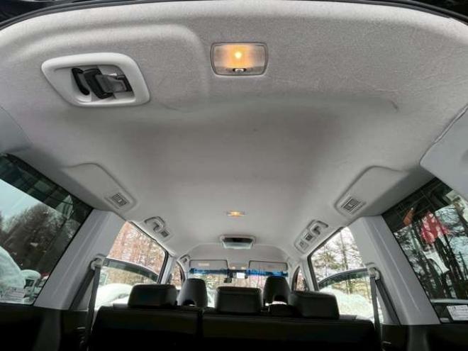 ステップワゴン2.0 スパーダ Z クールスピリット 4WD　純正地デジナビ　エンジンスターター　クルーズコントロール　フリップダウン　ABS　パワステ　パワーウィンドウ　キーレスエントリー　スマートキー　3列シート　両側電動スライドドア　社外アルミ 2000