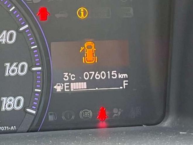 ステップワゴン2.0 スパーダ Z クールスピリット 4WD　純正地デジナビ　エンジンスターター　クルーズコントロール　フリップダウン　ABS　パワステ　パワーウィンドウ　キーレスエントリー　スマートキー　3列シート　両側電動スライドドア　社外アルミ 2000