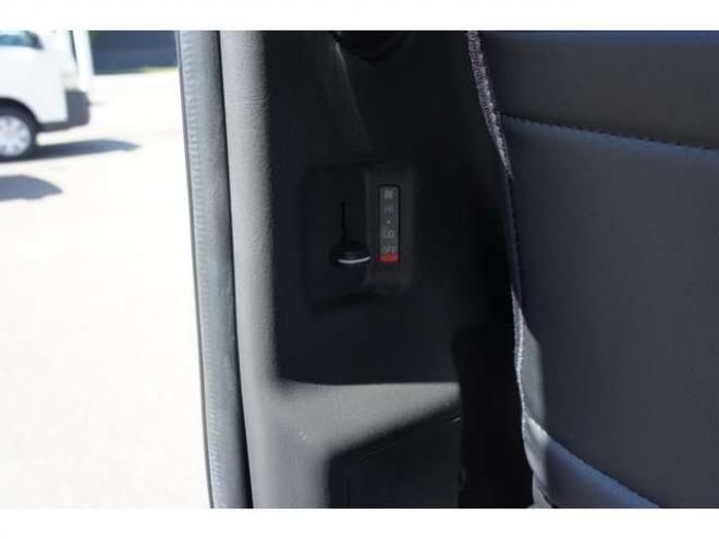 ハイエースバン2.8 スーパーGL ダークプライムII ロングボディ ディーゼルターボ 4WD　415COBRA　クリーンルック3 Fスポイラー&BY2Neoボンネット&ステージ2ルーフスポイラー&バッドラッカー17インチAW&フラットベッドキット　ヨコハマPARADA215/60R17　両側パワースライドドア　デジタルインナー 2800