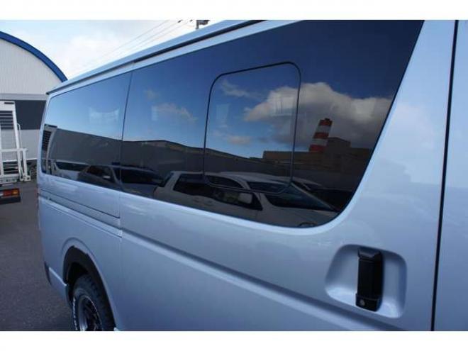 レジアスエース2.8 スーパーGL ロングボディ ディーゼルターボ 4WD　415COBRA丸目キット&CL3フロントリップ&ステージIリアスポ　415SAFARIオーバーフェンダー　ESSEXステラ16インチAW　TOYOオープンカントリーR/T　415COBRAベッドキット　寒冷地仕様　純正ETC 新品シートカバー 2800