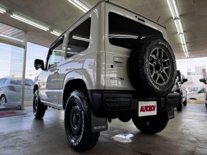 ジムニーXC 4WD　スマートキー・スズキセーフティ・シートヒーター・Pioneer7インチフルセグナビ・carrozzeriaサブウーハー・スズキ純正アルミホイール・TOYOオープンカントリーR/T-185/85R16 660