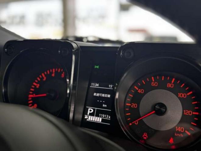 ジムニーXC 4WD　スマートキー・スズキセーフティ・シートヒーター・Pioneer7インチフルセグナビ・carrozzeriaサブウーハー・スズキ純正アルミホイール・TOYOオープンカントリーR/T-185/85R16 660