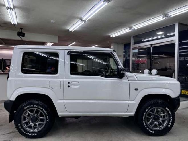 ジムニーXC 4WD　スマートキー・スズキセーフティ・シートヒーター・Pioneer7インチフルセグナビ・carrozzeriaサブウーハー・スズキ純正アルミホイール・TOYOオープンカントリーR/T-185/85R16 660