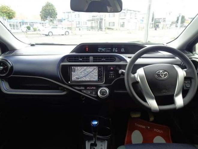 アクア1.5 S　純正ナビ　バックカメラ　スマートキー　車検令和8年8月 2WD 1500