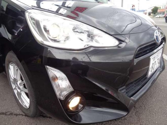 アクア1.5 S　純正ナビ　バックカメラ　スマートキー　車検令和8年8月 2WD 1500