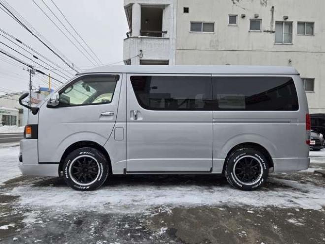 ハイエース2.7 GL ロング ミドルルーフ 4WD　寒冷地仕様　10人乗り　リアヒーター&クーラー　プッシュスタート　スマートキー　横滑り防止　オートライト　バックカメラ　純正ナビ　ワンセグTV　Bluetooth　CD/DVD　FM/AM　電動格納ミラー　ETC 2700
