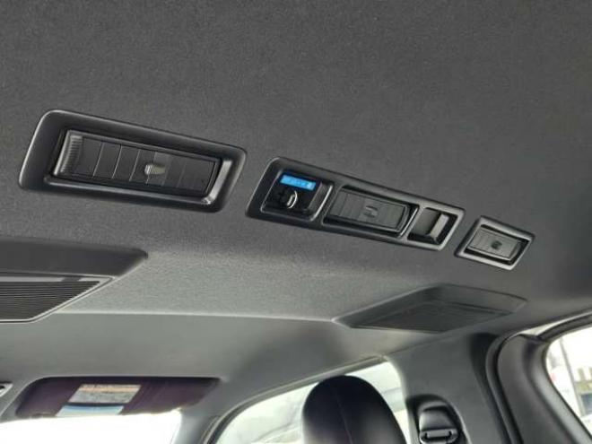 ハイエースバン2.8 スーパーGL ダークプライムII ロングボディ ディーゼルターボ 4WD　ESSEXバージョン　FスポイラーVer3&サイドライナー&リアライナー　ESSEX　ENCD17インチAW　ヨコハマPARADA17インチ　ESSEX3Dフロアマット　ハーフレザーシート　プッシュスタート　スマートキー　リアヒーター 2800