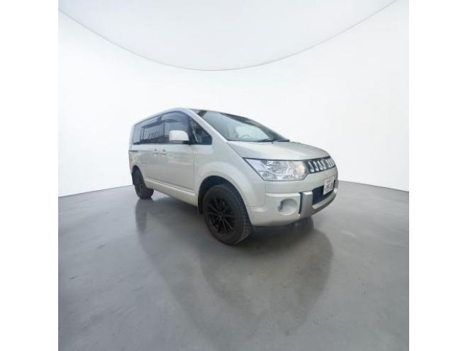 デリカD:5 Dパワーパッケージ  クリーンディーゼル 本州車寒冷地仕様 ナビTVバックカメラ 8人乗 レザーシート パドルシフト 両側パワースライドドア 夏18インチアルミタイヤ 冬17インチアルミタイヤ 車検取り立て 即乗りok! 保証付 4WD 2200 5Dr