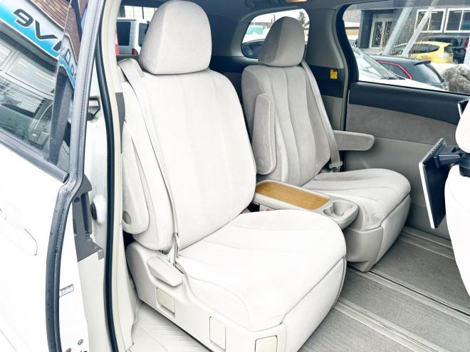 エスティマ2.4アエラスGエディション 4WD　ローンが不安な方＜優遇ローン＞寒冷地仕様　両側パワースライドドア　後席モニター　純正ナビ 4WD