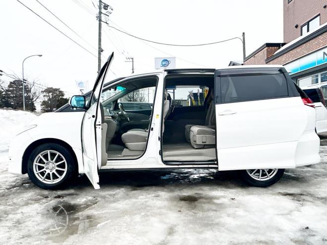 エスティマ2.4アエラスGエディション 4WD　ローンが不安な方＜優遇ローン＞寒冷地仕様　両側パワースライドドア　後席モニター　純正ナビ 4WD