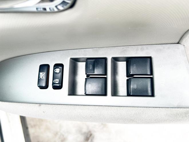 エスティマ2.4アエラスGエディション 4WD　ローンが不安な方＜優遇ローン＞寒冷地仕様　両側パワースライドドア　後席モニター　純正ナビ 4WD