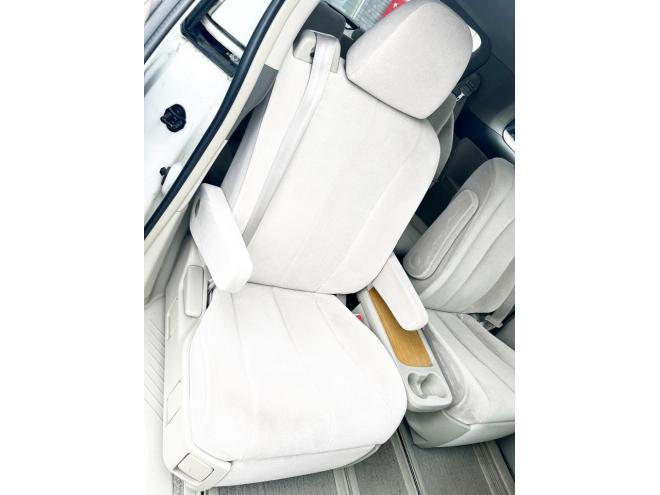 エスティマ2.4アエラスGエディション 4WD　ローンが不安な方＜優遇ローン＞寒冷地仕様　両側パワースライドドア　後席モニター　純正ナビ 4WD