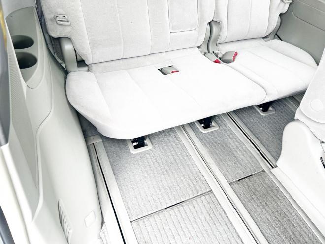 エスティマ2.4アエラスGエディション 4WD　ローンが不安な方＜優遇ローン＞寒冷地仕様　両側パワースライドドア　後席モニター　純正ナビ 4WD