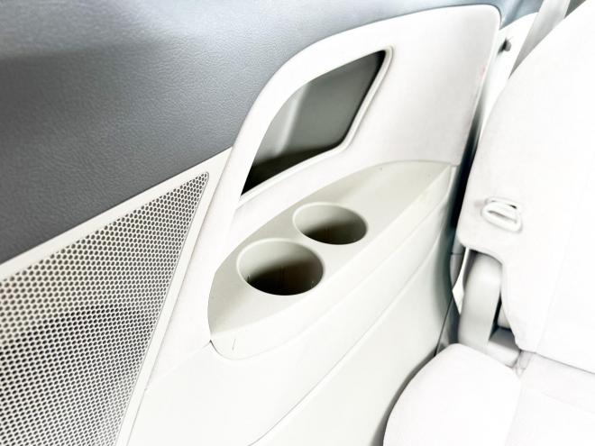 エスティマ2.4アエラスGエディション 4WD　ローンが不安な方＜優遇ローン＞寒冷地仕様　両側パワースライドドア　後席モニター　純正ナビ 4WD