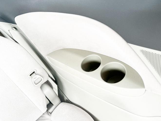 エスティマ2.4アエラスGエディション 4WD　ローンが不安な方＜優遇ローン＞寒冷地仕様　両側パワースライドドア　後席モニター　純正ナビ 4WD