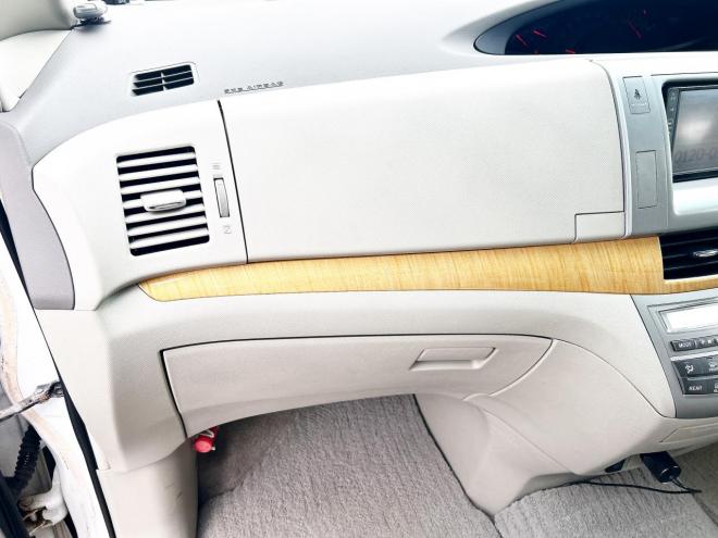 エスティマ2.4アエラスGエディション 4WD　ローンが不安な方＜優遇ローン＞寒冷地仕様　両側パワースライドドア　後席モニター　純正ナビ 4WD