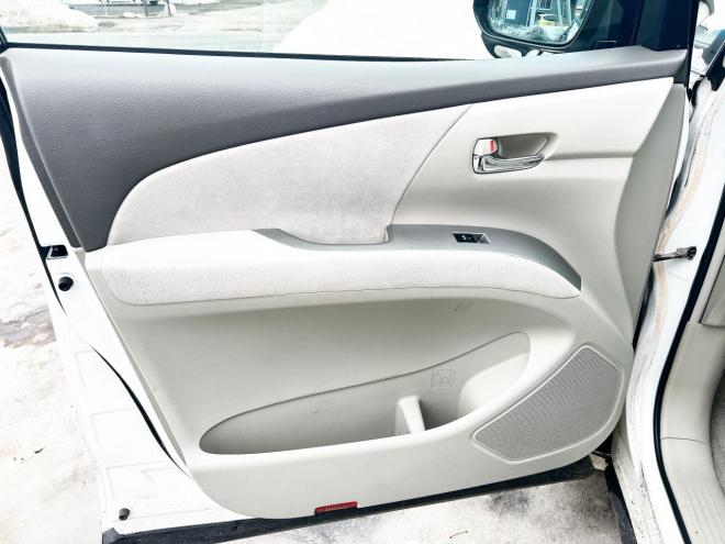 エスティマ2.4アエラスGエディション 4WD　ローンが不安な方＜優遇ローン＞寒冷地仕様　両側パワースライドドア　後席モニター　純正ナビ 4WD