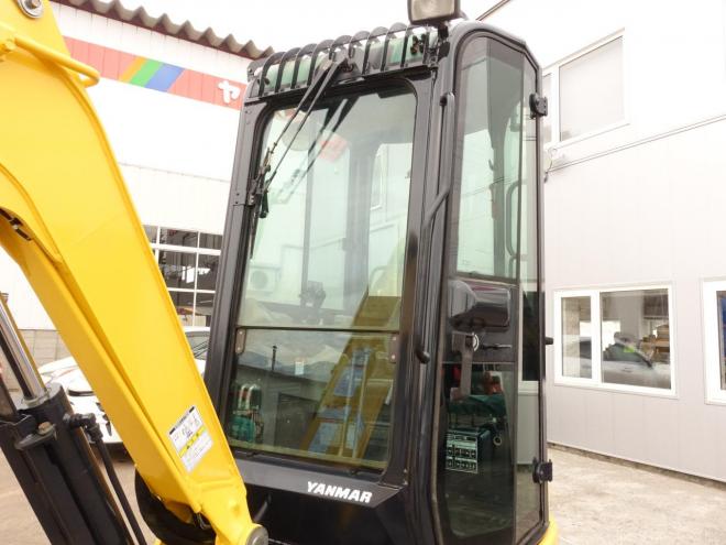 バックホーヤンマー　VIO25-6　バケット容量0.08m3