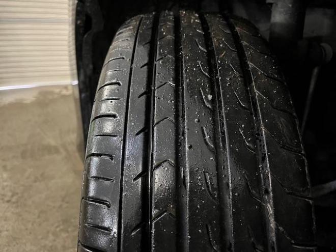 ヴォクシーＺＳ　本州仕入　禁煙車　両側パワースライドドア　純正１６インチＡＷ　社外１５ＡＷ＋スタッドレスタイヤ付　純正ＨＤＤナビ　フルセグ地デジ　/ＤＶＤ再生　Ｂｌｕｅｔｏｏｔｈオーディオ　バックカメラ　テレビキット付 4WD 2000 5Dr